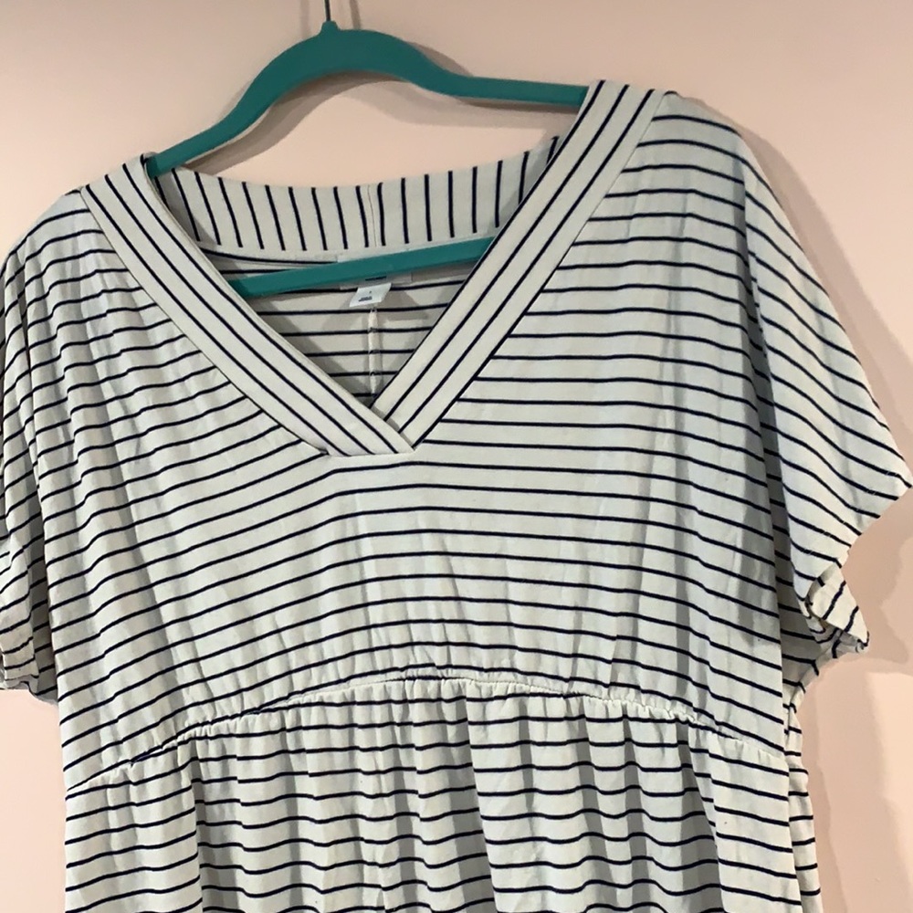 Old Navy Maternity Top - Picture 2 of 5